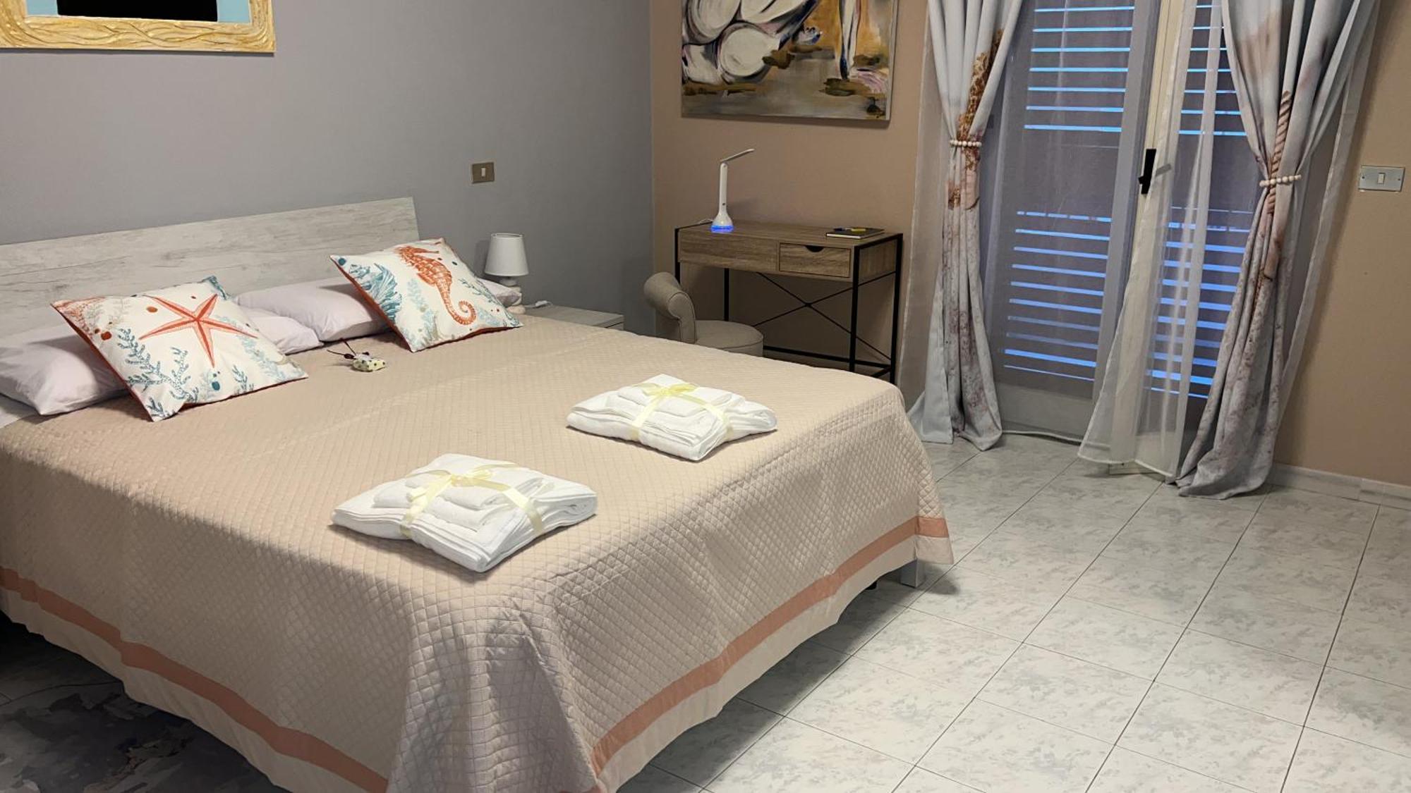 La Casa Di Wioletta Apartment Barcellona-Pozzo di Gotto Ngoại thất bức ảnh