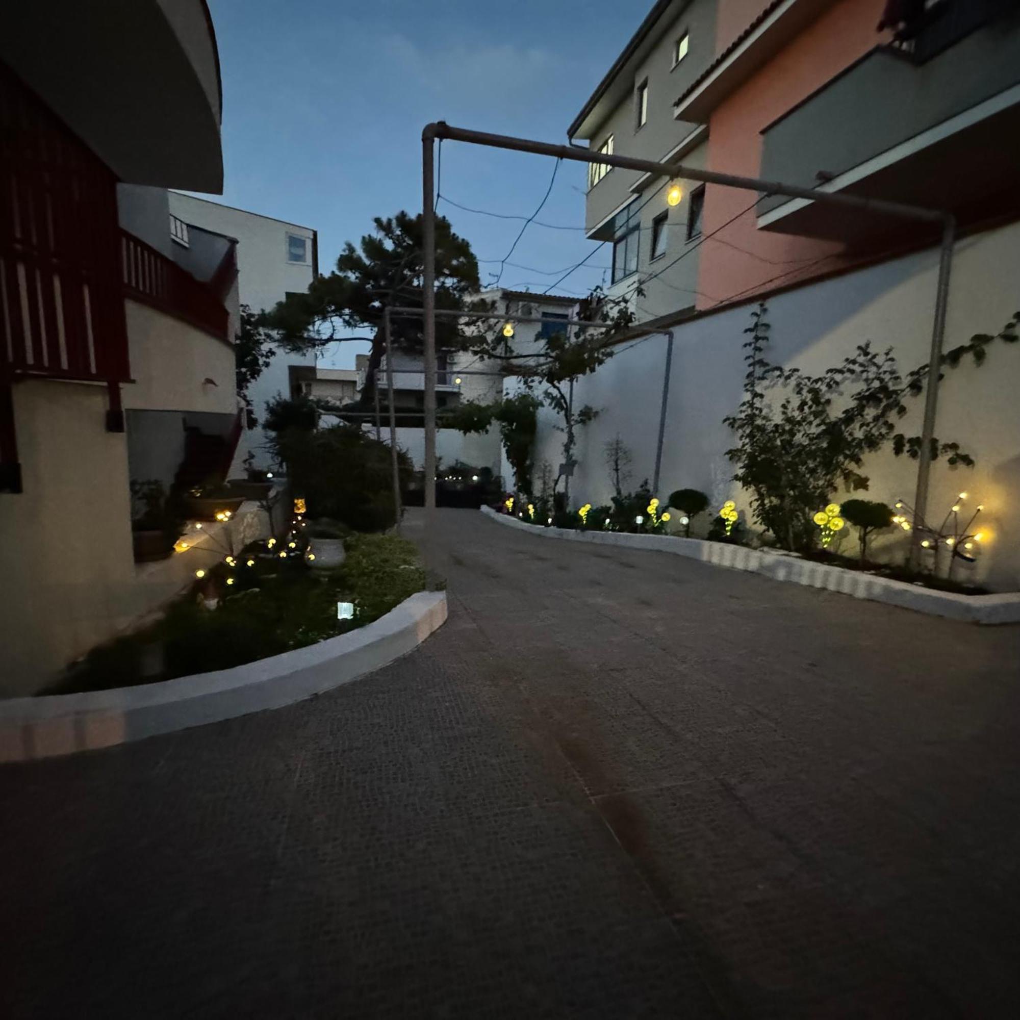 La Casa Di Wioletta Apartment Barcellona-Pozzo di Gotto Ngoại thất bức ảnh